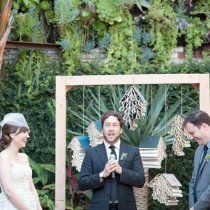 greenweddingshoes.com